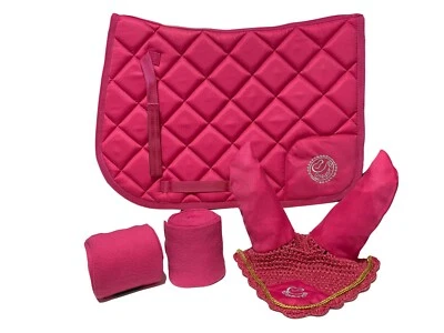 Equipride Allzweck Sattelunterlage Set mit passendem Fliegenschleier & Bandagen PINK