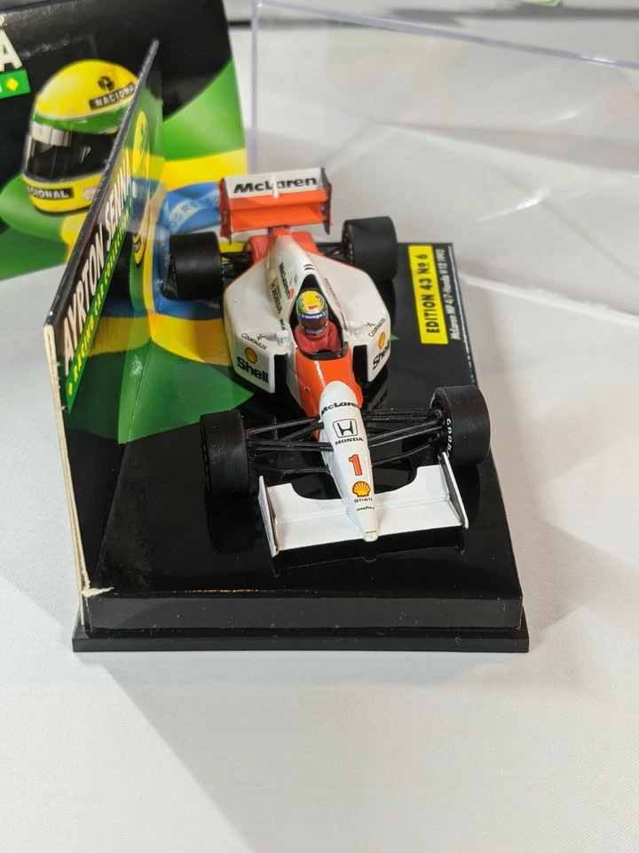 Coleção Ayrton Senna nº 6. 1992 McLaren MP4/7 1:43 Minichamps com manga - Imagem 3 de 4