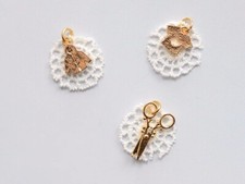 10pcs Gold Clothing Ccissors Coat T-shirt Charms Pendants
