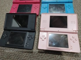 Nintendo DS Lite DSi Lot of 4 Consoles Broken