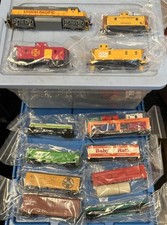 Lot Of 12 HO Scale Bachmann  Tyco Misc Train Cars