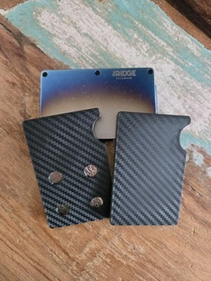 3D Ridge Wallet Coin Tray Set Of Two In Carbon Patern Finish At The Back