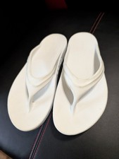 OOFOS OOmega OOlala Nomad Flip Flop Thong Sandal Women  s Size US 9 EUR 40