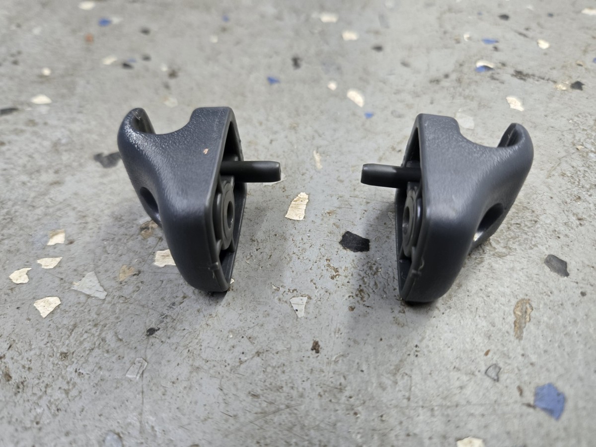 パーツ YAA SUN 84-89 Nissan 300ZX Z31 OEM Sun Visor Shade Clip Holder Retainer