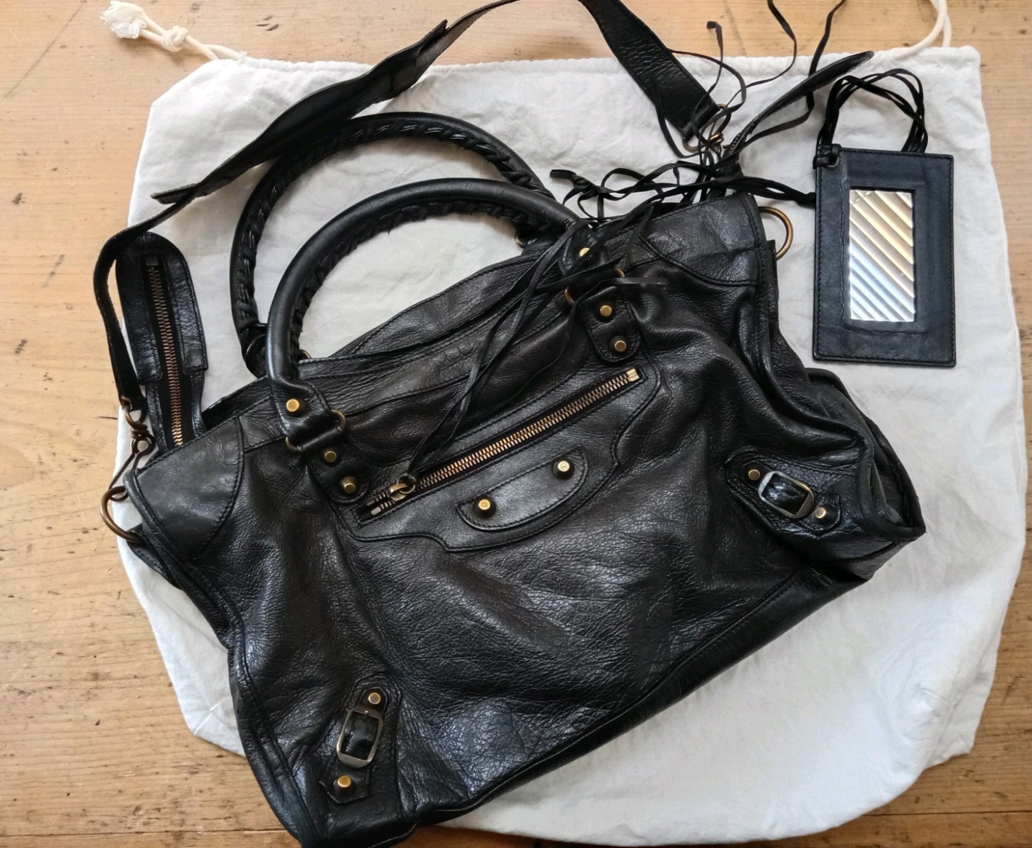 Balenciaga City Bag Black Leather, Mirror & Dust Bag Vintage 15" X 9"
