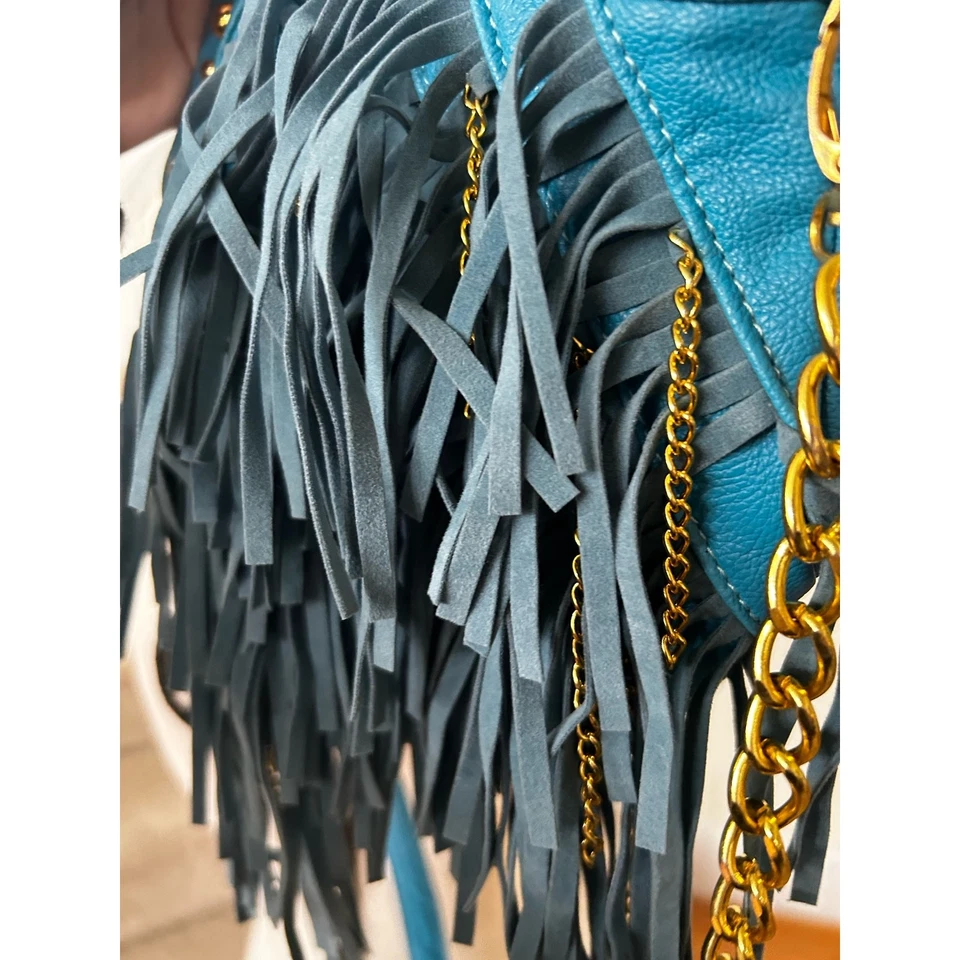 Bandolera Nila Anthony azul verdoso y dorado cadena imitación cuero borla Western Boho Foto 4 de 4