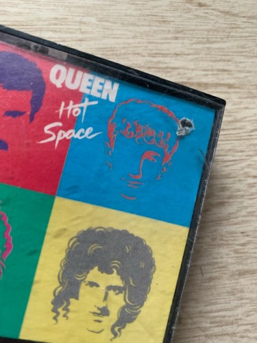 QUEEN Hot Space Cassette Tape 1982 Classic Rock - PLAY TESTED ~~~ SOUNDS GREAT! - Picture 2 of 9