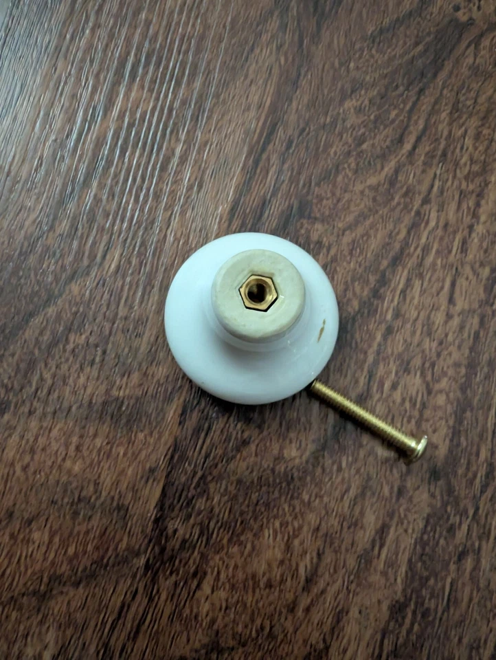 Juego de 30 perillas de cajón redondas de porcelana de 1 1/2" vintage sin marca con tornillos de 1" Foto 2 de 4