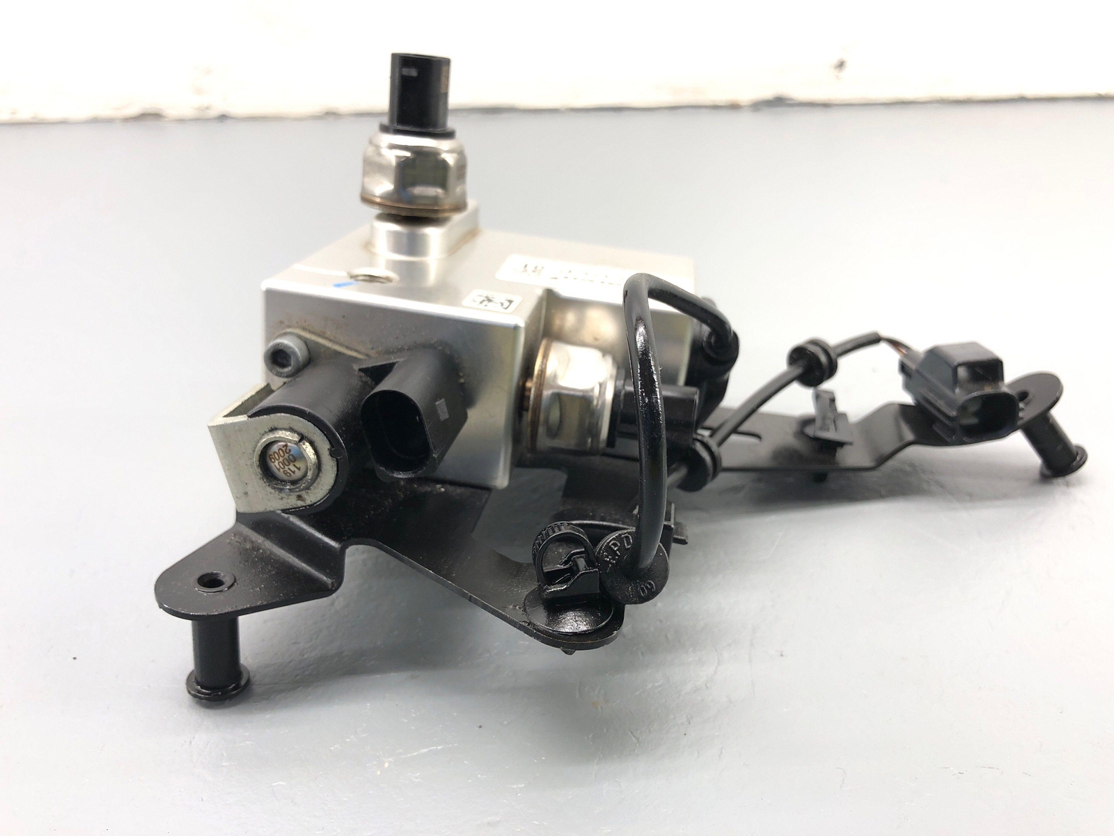 2020-2023 MCLAREN GT DRIVING SUSPENSION PUMP VALVE MODULE 13B0737CP OEM 2021