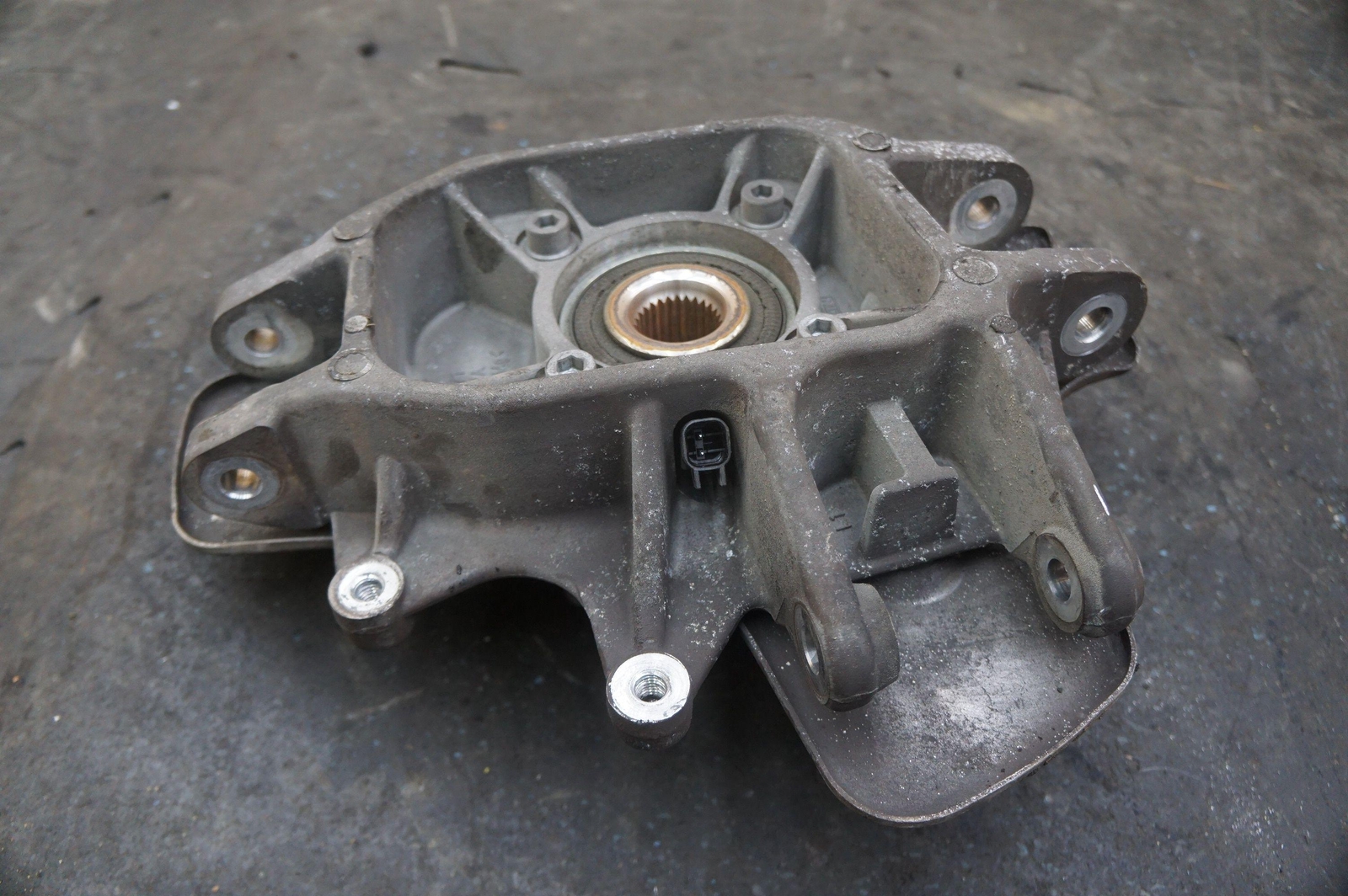 Rear Left Spindle Knuckle Hub 8d33-5a971-ab Aston Martin V8 Vantage 07 04-12
