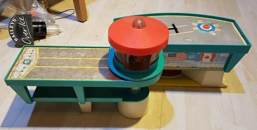 Vintage Fisher Price Little Peoples Airport Terminal Toddlers Childs Fold Out - Picture 5 of 7