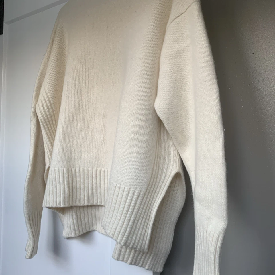 Suéter casual feminino POLO Ralph Lauren cashmere/lã gola alta creme médio - Imagem 4 de 4