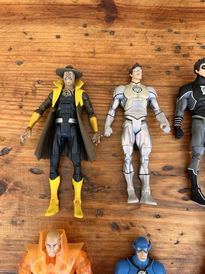 Conjunto completo de 7 bonecos DC Universe Classics Wave 17 - Imagem 3 de 4