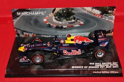 1/43 Red Bull Racing Renault RB7 (2011) - #1 S. Vettel - MINICHAMPS