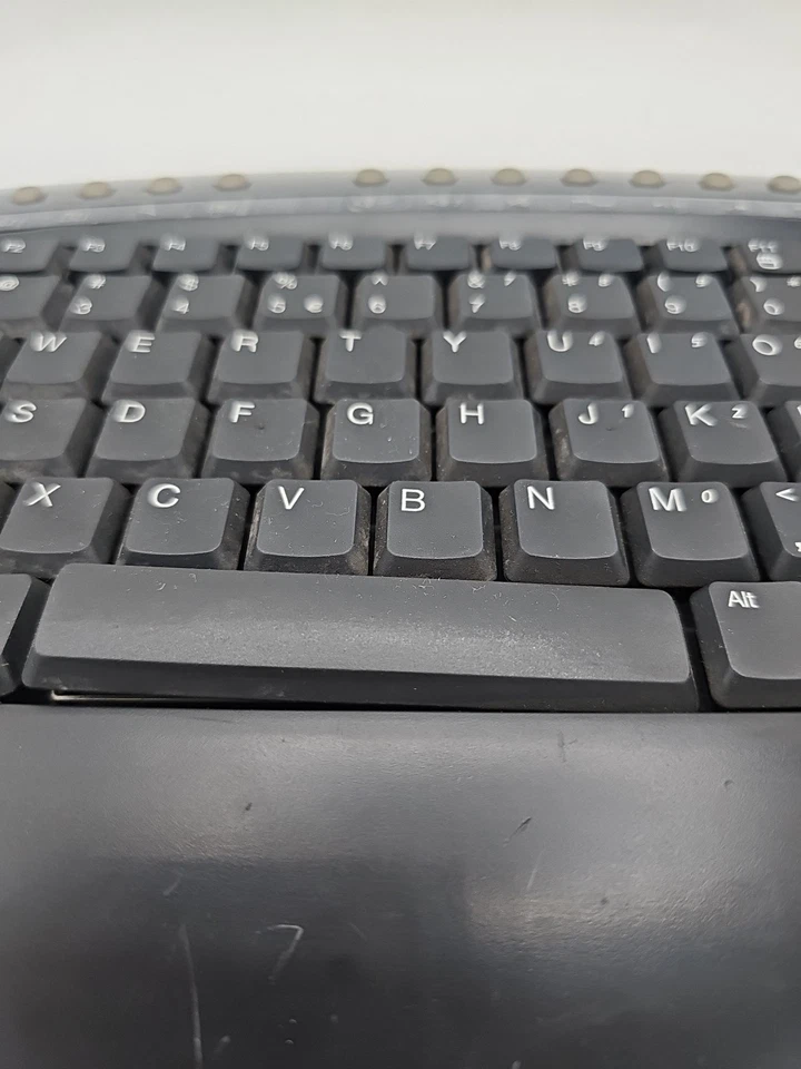 Vintage BTC Wireless Handheld Keyboard/Mouse 9019URF Keyboard With Receiver - Image 3 of 4