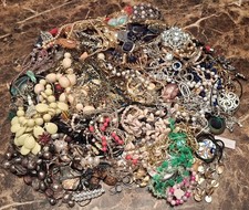 LIGHTLY TANGLED LOT OF MIXED JEWELRY - ALL GOOD - SOME NAMES - 6lbs 4oz