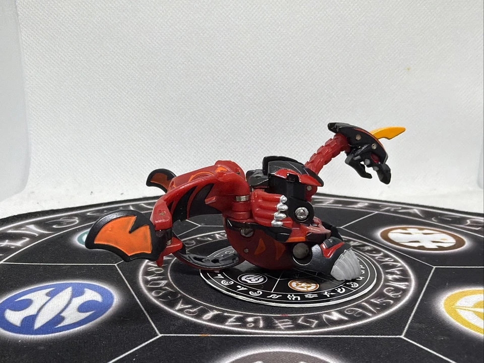 Bakugan Battle Brawlers Pyrus Hex Viper Helios Anime Color y Tarjeta Pintada Foto 2 de 4
