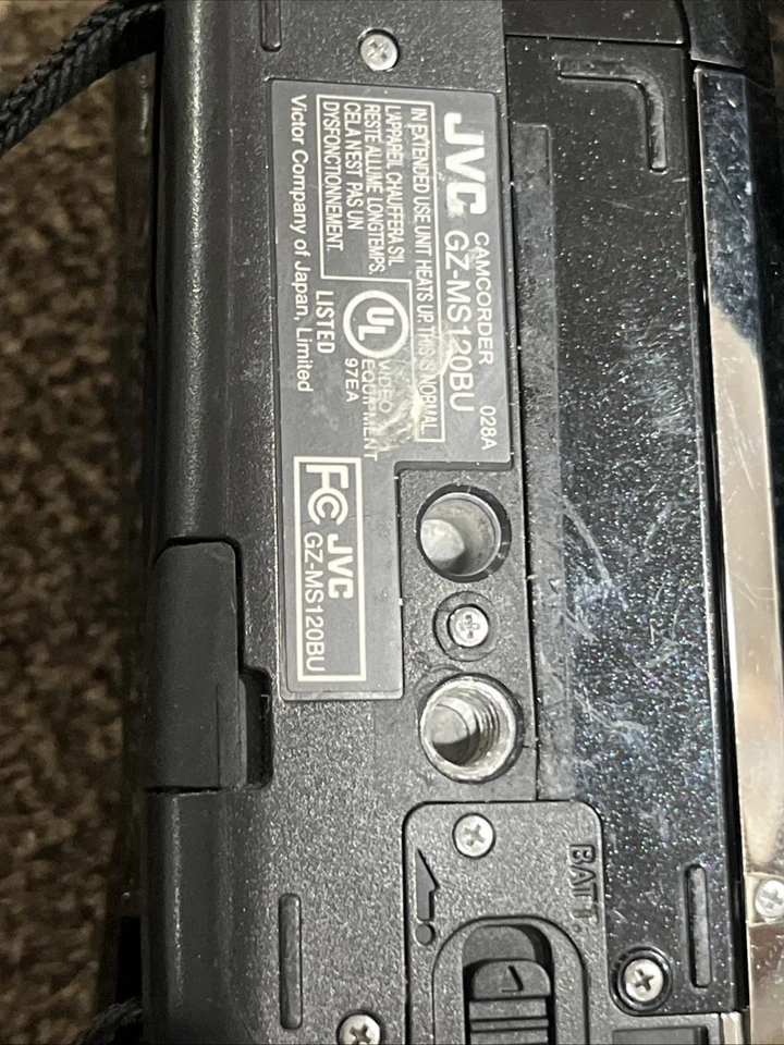 JVC EVERIO DUAL MEMORY ONE TOUCH EXPORT VIDEO CAMERA GZ-MS120BU - Image 2 of 4