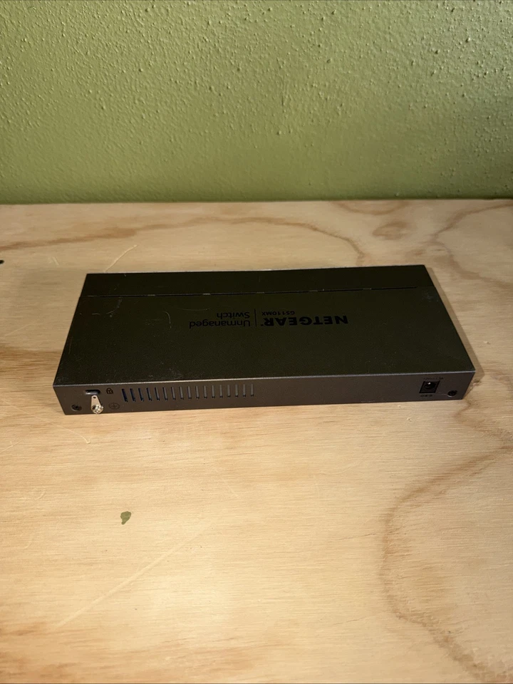 NETGEAR 10-Port Gig/10G Ethernet Unmanaged Switch (GS110MX) -with 8 x 1G, 2 x 10 - Image 3 of 4