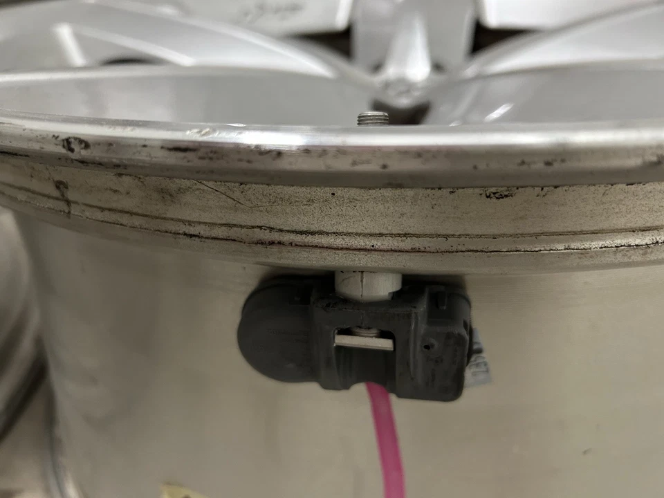 "Rueda Dodge Charger Challenger 20"" 20 stock de fábrica 2357 OEM SRT ALCOA FORJADO" Foto 3 de 4