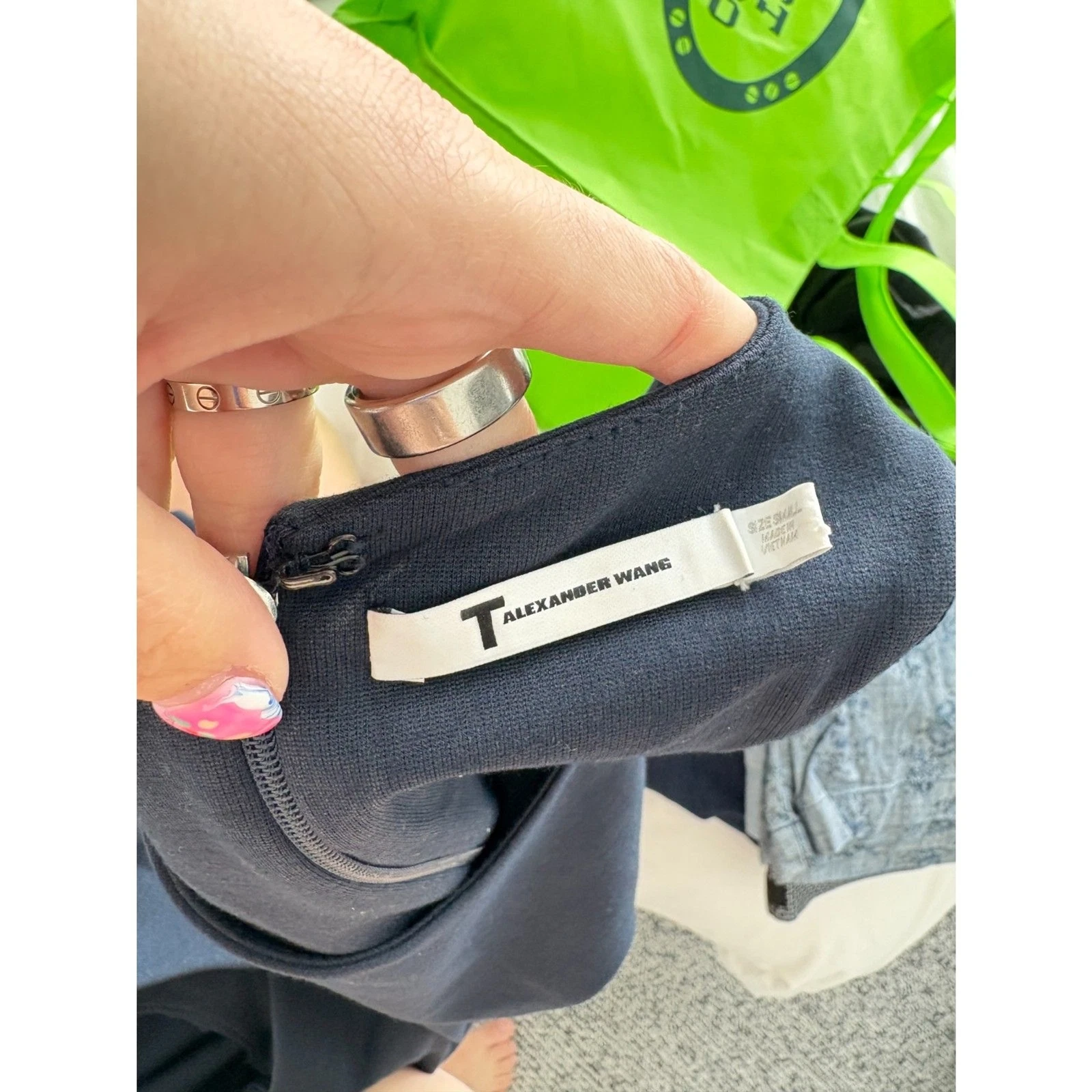 Abito midi T Alexander Wang senza maniche ritagliato bodycon blu navy piccolo