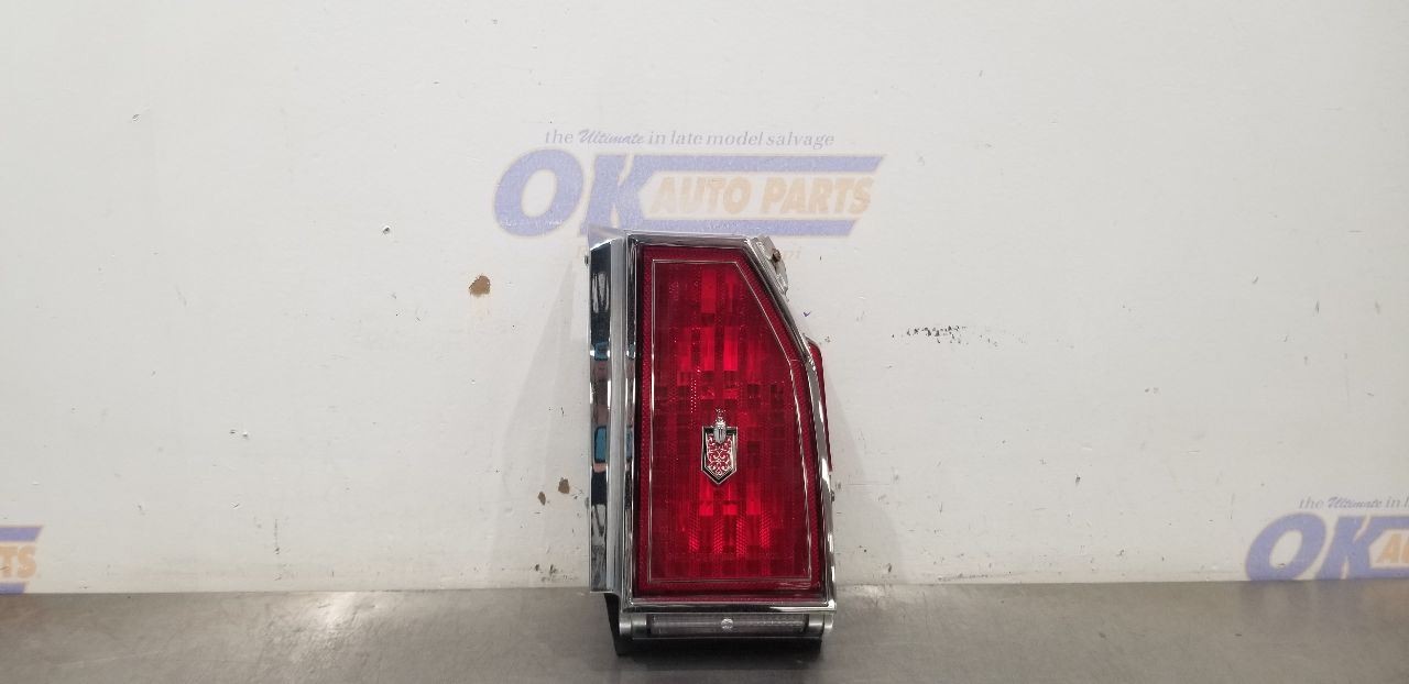 1985 CHEVY MONTE CARLO TAIL LIGHT LAMP ASSEMBLY RIGHT PASSENGER