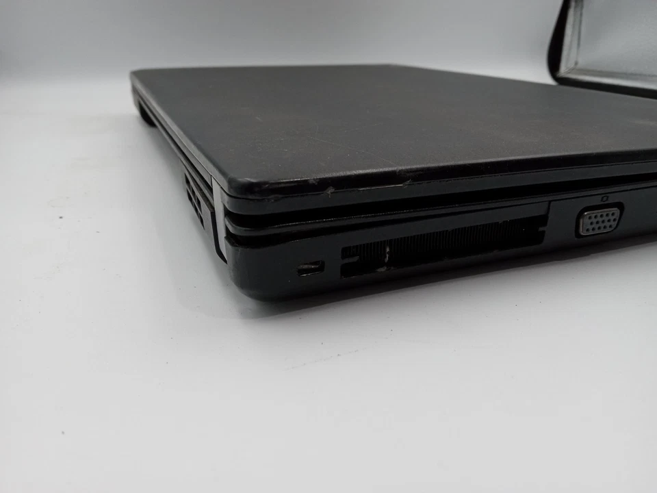 Lenovo ThinkPad Edge E530c 15" Laptop Intel i3 2nd Gen - BROKEN HINGES -RR - Image 4 of 4