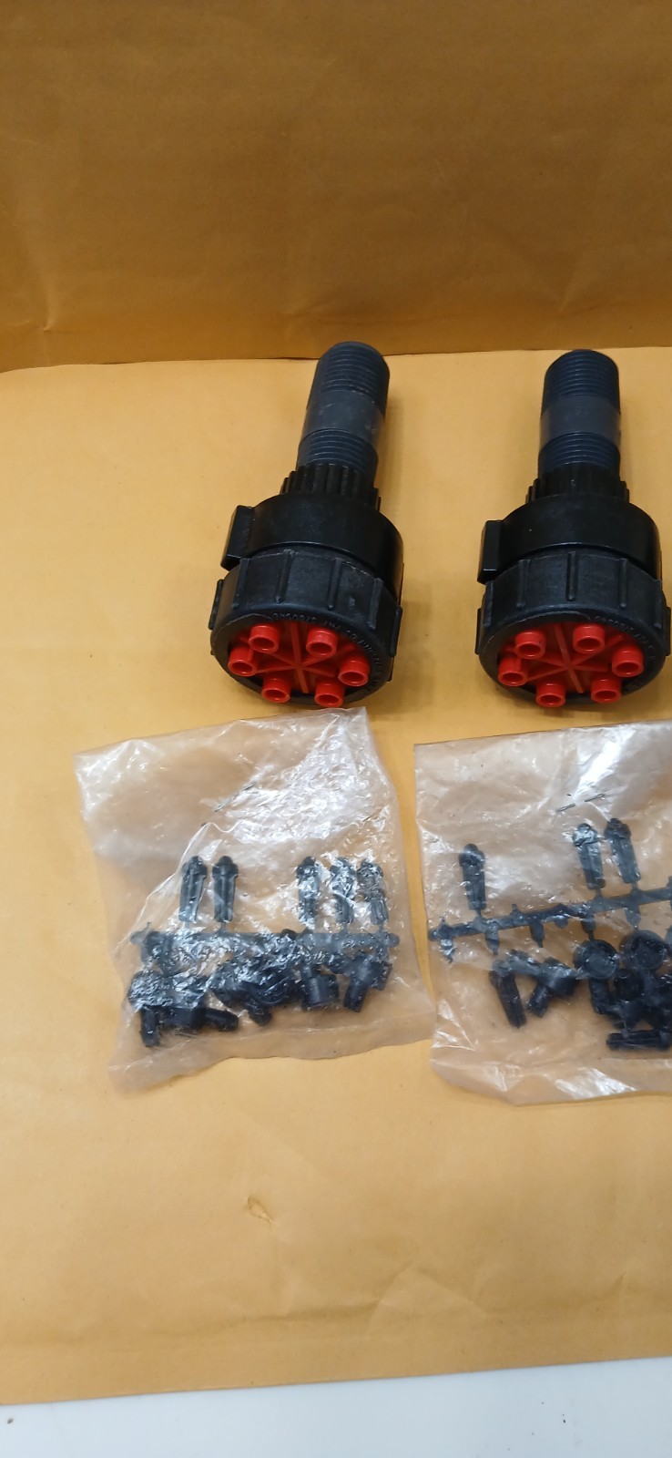 Drip Emitter 3 Pack 2.0 GPH 1/2" FIPT Inlet Red Cap 15 PSI