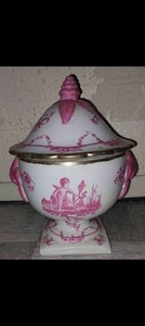 porselain soup tureen with lid and stand decorated in pink transfer-printed
