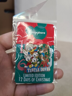 Disney Store 2 Turtles Doves Limited Edition 12 Days Of Christmas Pin