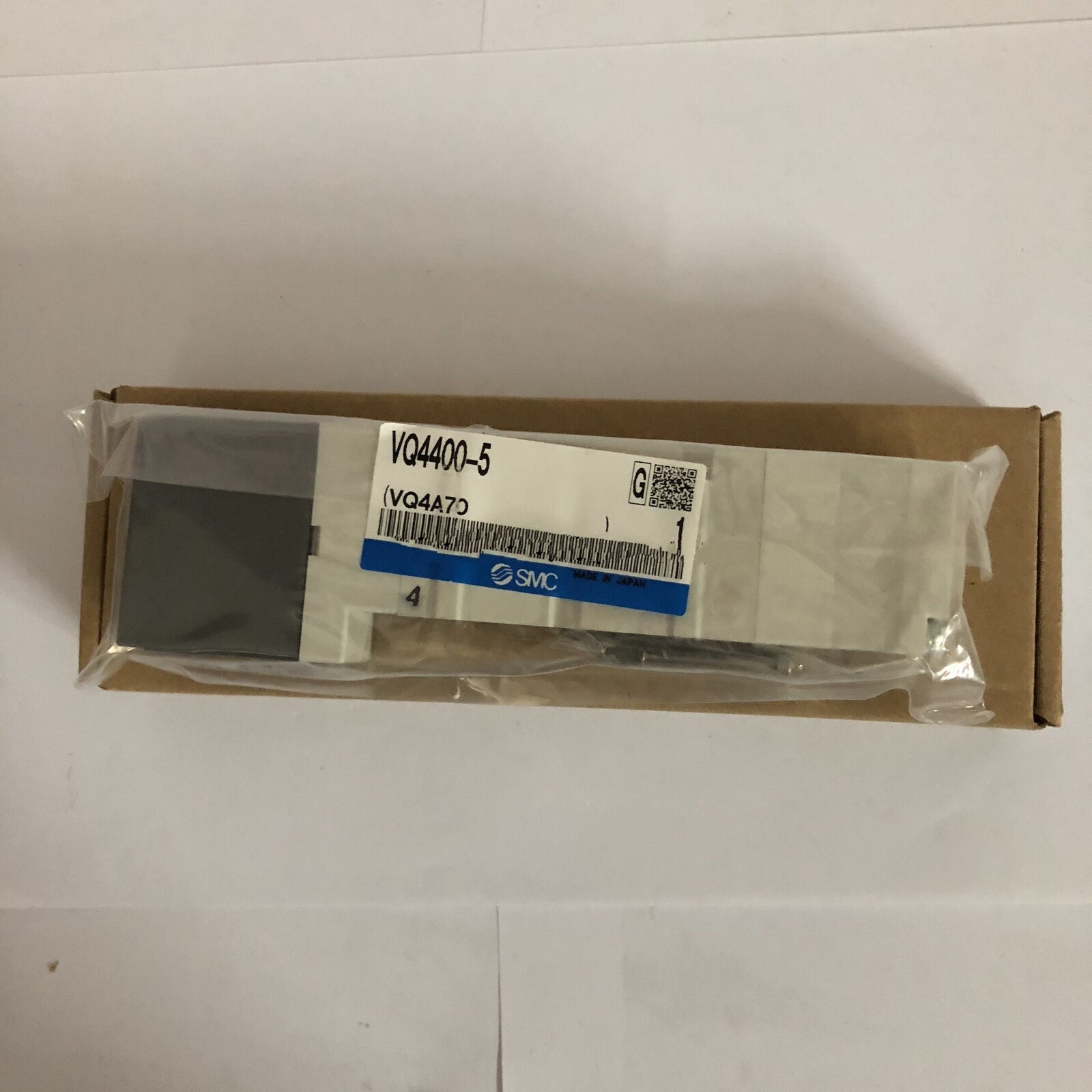 1pcs new SMC VQ4400-5 solenoid valve VQ4400-5 spot stock #F22
