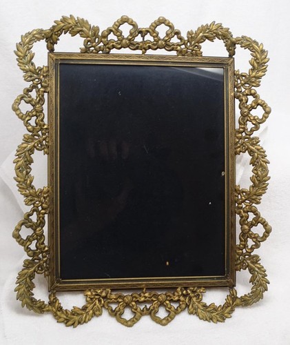 Vtg Gilt Brass Elaborate Wreath Photo Picture Frame 11” x 13” Easel Hanger - Picture 3 of 13