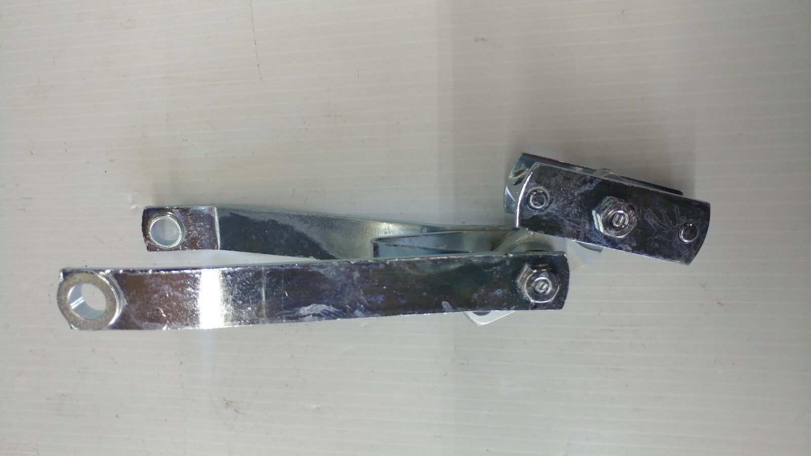 81 - 91 ROLLS ROYCE SILVER SPUR front  PARKING BRAKE shackle and levers 