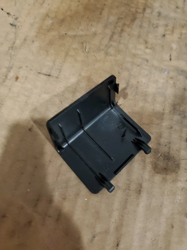 BMW 328I XDRIVE E90 LCI 2009-2012 - Cubierta OBD / Tapa 7145700 Foto 3 de 4