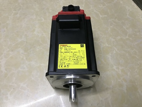 SERVOMOTORE FANUC USATO A06B-0215-B100 A06B0215B100 SPEDIZIONE CELERE GRATUITA - Foto 1 di 3