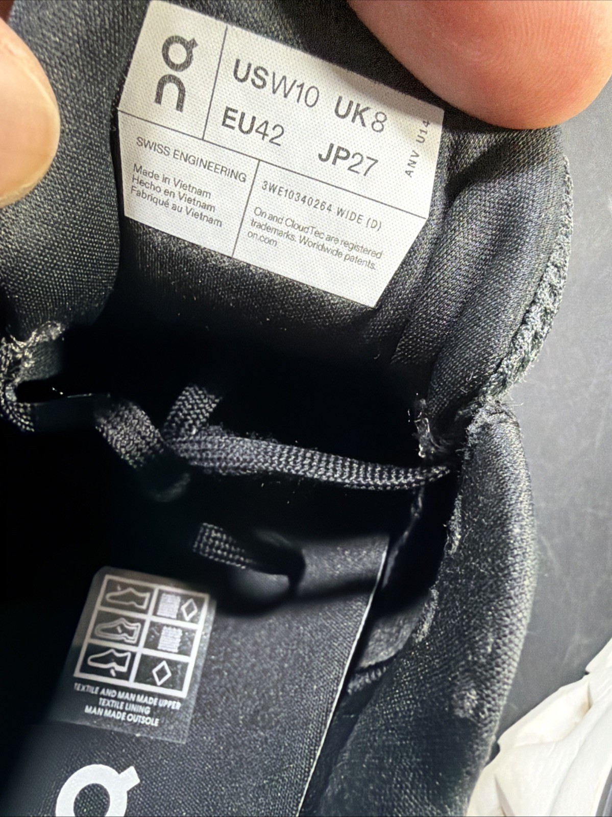 ON Cloudrunner 2 Eclipse Black White Women’s Size… - image 9