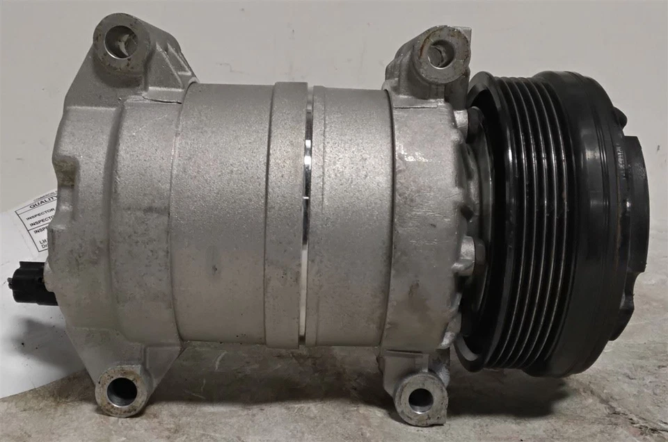 Chevrolet TCHEV3500 1997 compresor de aire acondicionado 7,4 L fabricante de equipos originales usado 151 k millas C41797 Foto 2 de 4