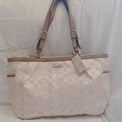NWT Coach Gallery 3 Color Signature East West Tote Bag F17698 (Discontinued)