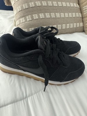 Nike MD Runner 2 SE Womens Size 8.5Comfortable Running Shoe Black AQ9121-001 EUC