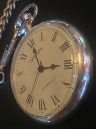 Reloj Bolsillo Mecánico Vintage Early Kronotron Tono Plata con Cadena Larga Sin Probar - Imagen 8 de 18