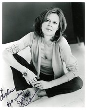 ACTRESS JoBeth Williams autograph, IP signed photo