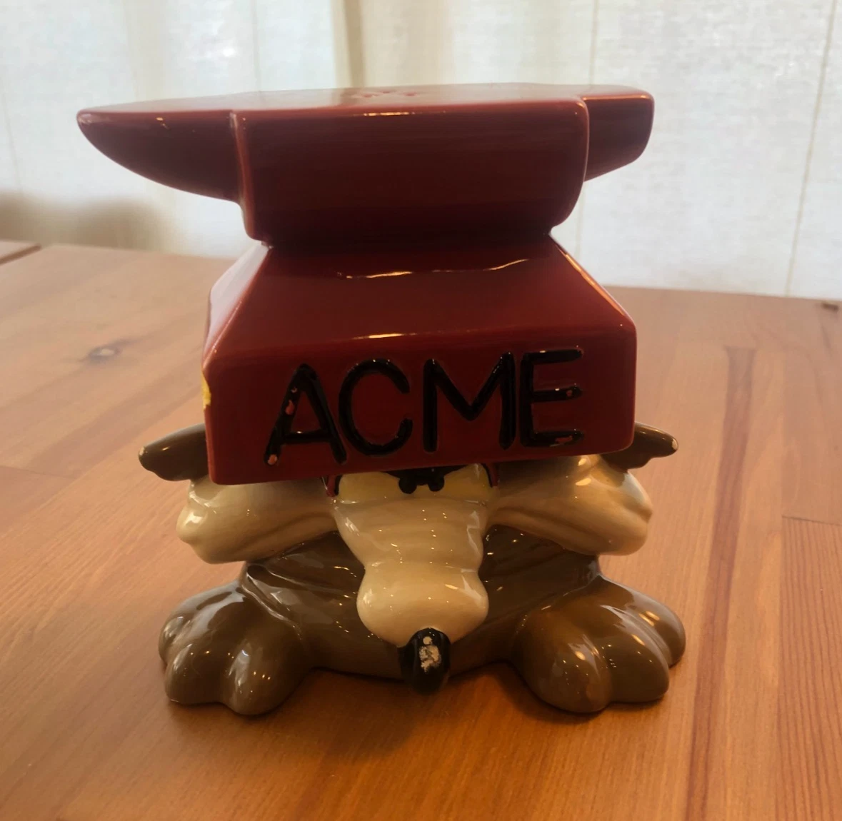 Wile E Coyote and Acme Anvil Salt and Pepper Shakers | 1990s | Looney Tunes