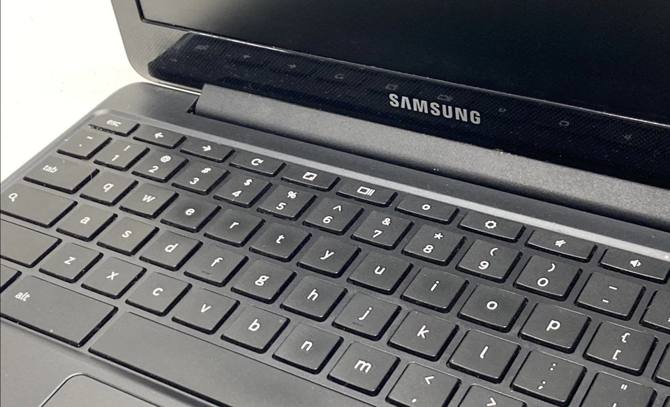 Samsung Chromebook (XE500C13-K02US) 11,6 дюйма Intel Celeron Chrome OS - Изображение 2 из 4