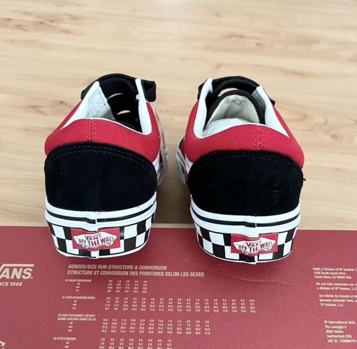 Vans Old Skool V Logo Pop Mens 8.5US Mens 10.0 US