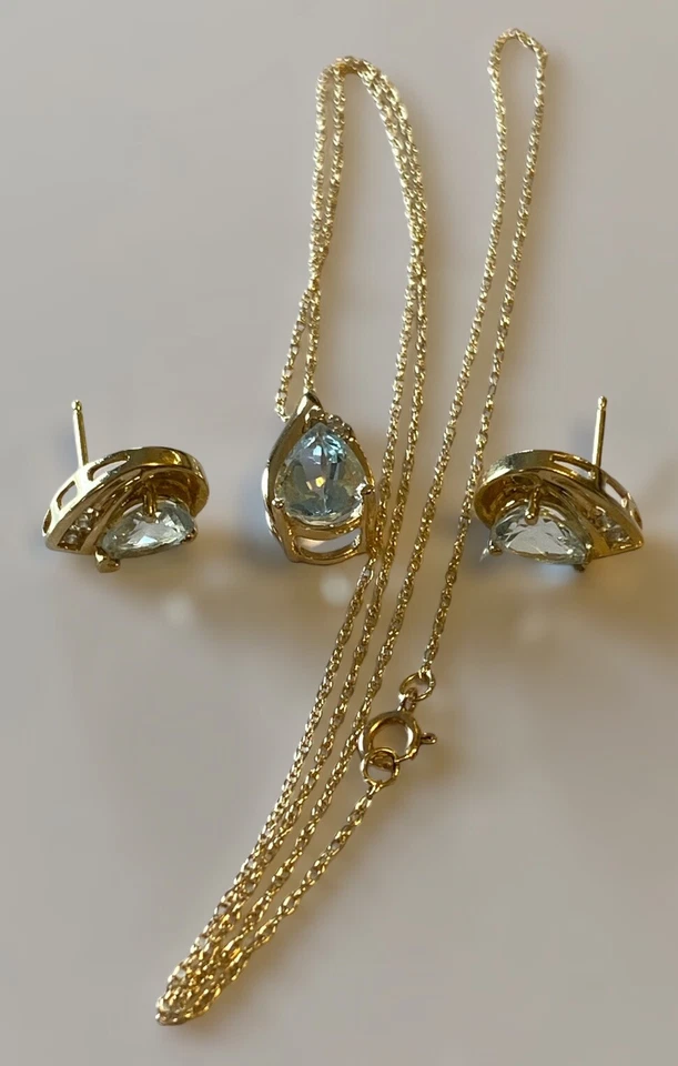 BEAUTIFUL 10k Gold Pear Cut Aquamarine Diamond Pendant Necklace Earrings Set! - Image 3 of 4