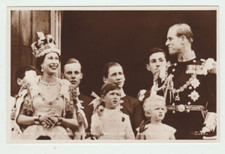 Queen Elizabeth II & Royal Family Balcony Cornation Day Valentine Postcard P13