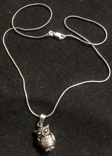 925 Sterling Silver Articulated Owl Pendant And 18”  Chain Necklace 8.6 grams