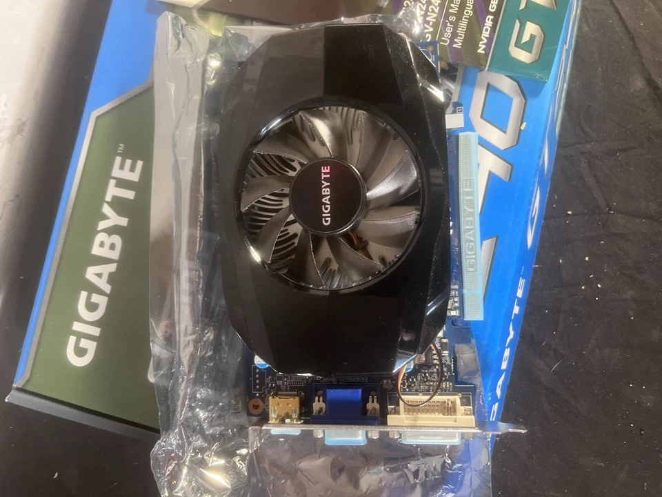 Gigabyte GT 240 Gddr5 PCI 2.0 x16 Video Card w/ Manual & Box- USA *Mint* - Image 3 of 4