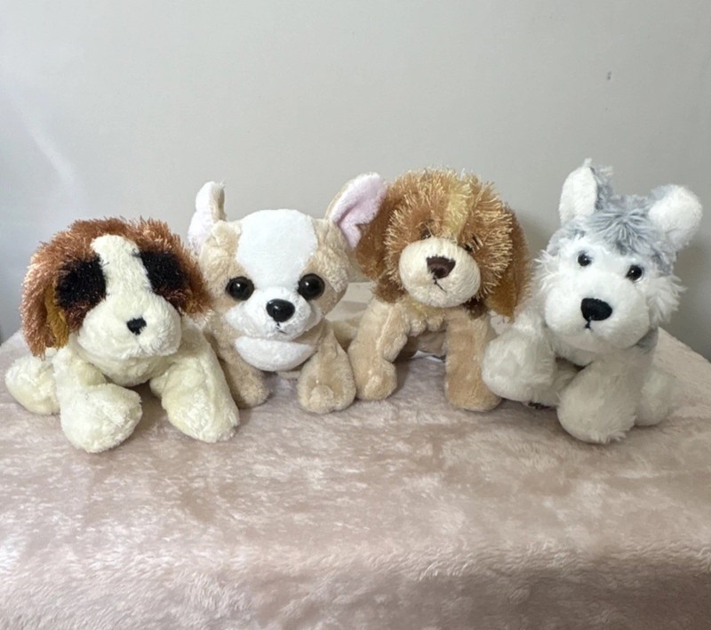 Ganz Webkinz Lil'Kinz Dog Lot of 4 St. Bernard, Husky, Cocker Spaniel, Chihuahua