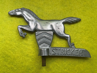 Schutzblechfigur Emblem Reiter "Stricker"